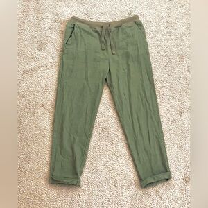Lucky Brand olive linen joggers in a size women’s small.